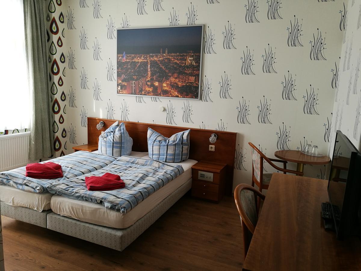 Hotel Restaurant Hohe Tanne Grossbreitenbach Kültér fotó